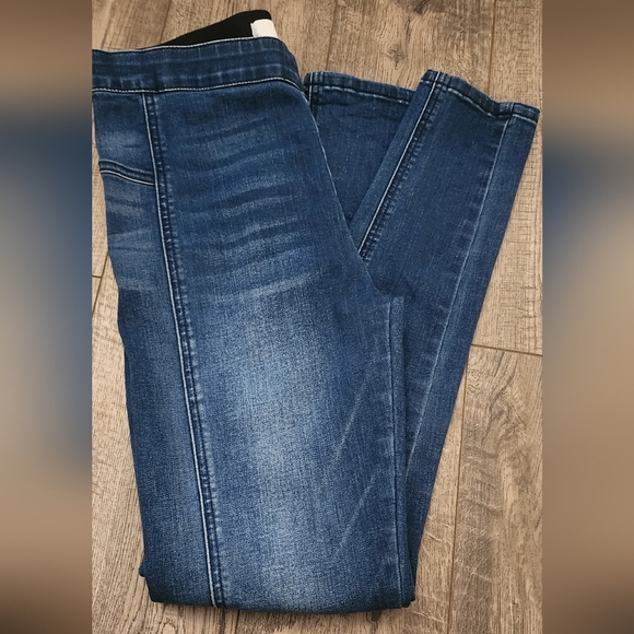 KanCan Women's Blue Jean Jegging Excellent condition Medium - Picture 2 of 7